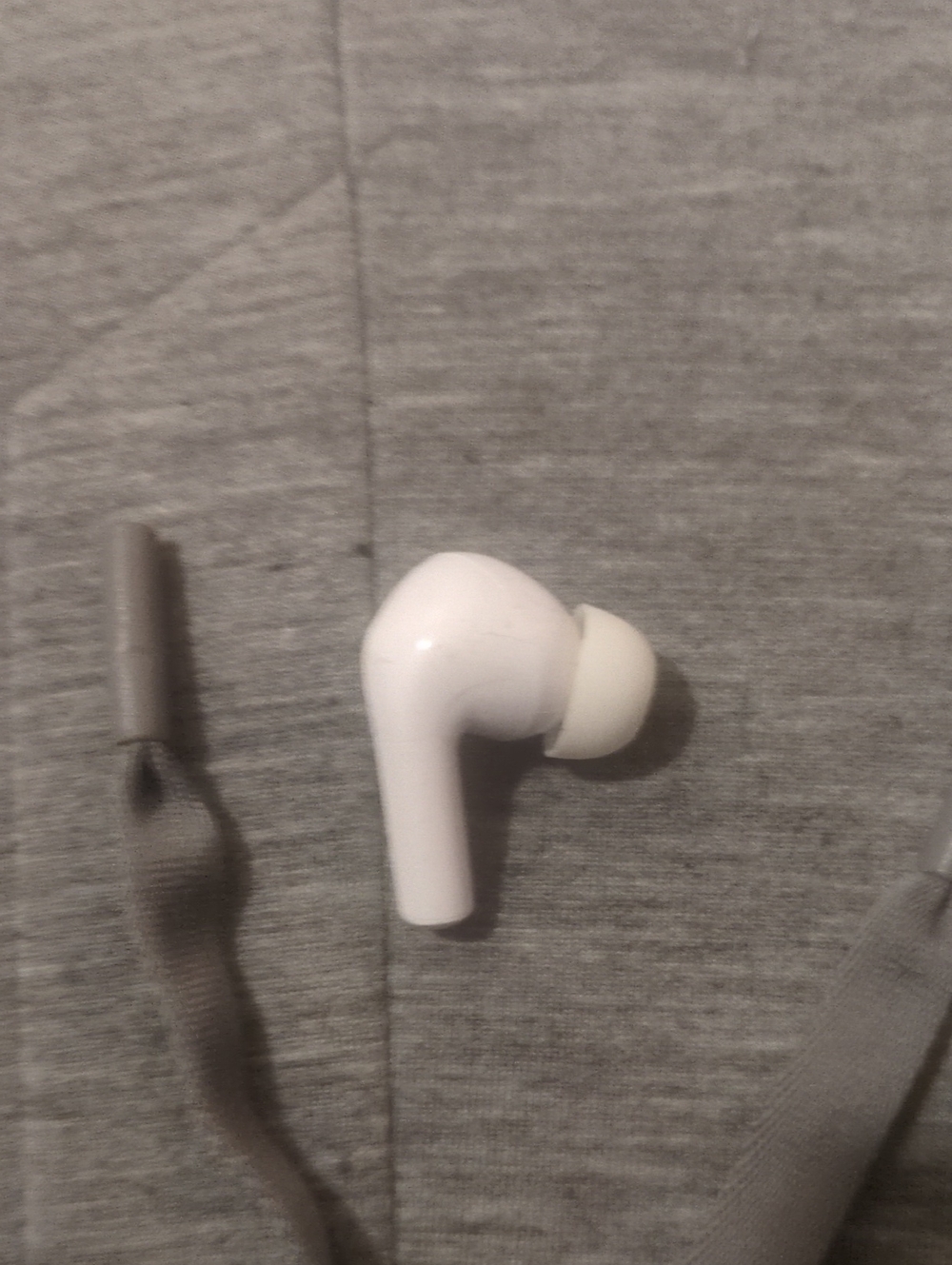 Apple White Wireless In-Ear Earbud with Silicone Tip